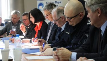 Podpisanie porozumienia na rzecz poprawy bezpieczeństwa ruchu drogowego oraz podnoszenia kultury motoryzacyjnej w województwie łódzkim