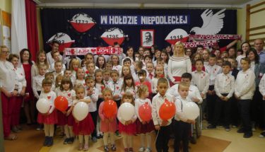 Realizacja projektu „Godność, wolność, niepodległość” w Szkole Podstawowej w Idzikowicach