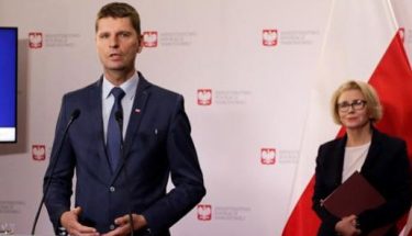 Zdjęcie przedstawiające ministra edukacji narodowej Dariusza Piontkowskiego i Sekretarza Stanu w MEN Marzenę Machałek