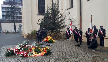 Zdjęcie Pomnika Ofiar Stanu Wojennego przy kościele pod wezwaniem Podwyższenia Świętego Krzyża w Łodzi