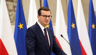 Premier Mateusz Morawiecki przemawia podczas uroczystości z okazji Dnia Edukacji Narodowej w Kancelarii Prezesa Rady Ministrów