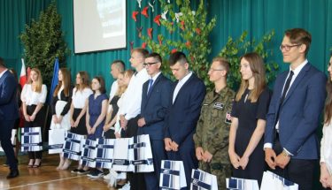 Wojewódzkie zakończenie roku szkolnego 2021/2022 w Zespole Szkół Ponadpodstawowych nr 2 w Łowiczu