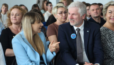 Zdjęcie przedstawiające Rzecznika Praw Dziecka i Łódzkiego Kuratora Oświaty