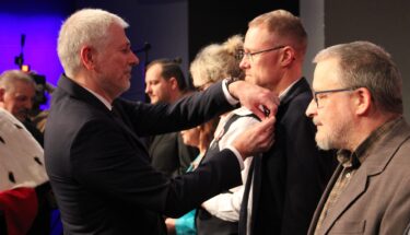 wręczenie medali KEN